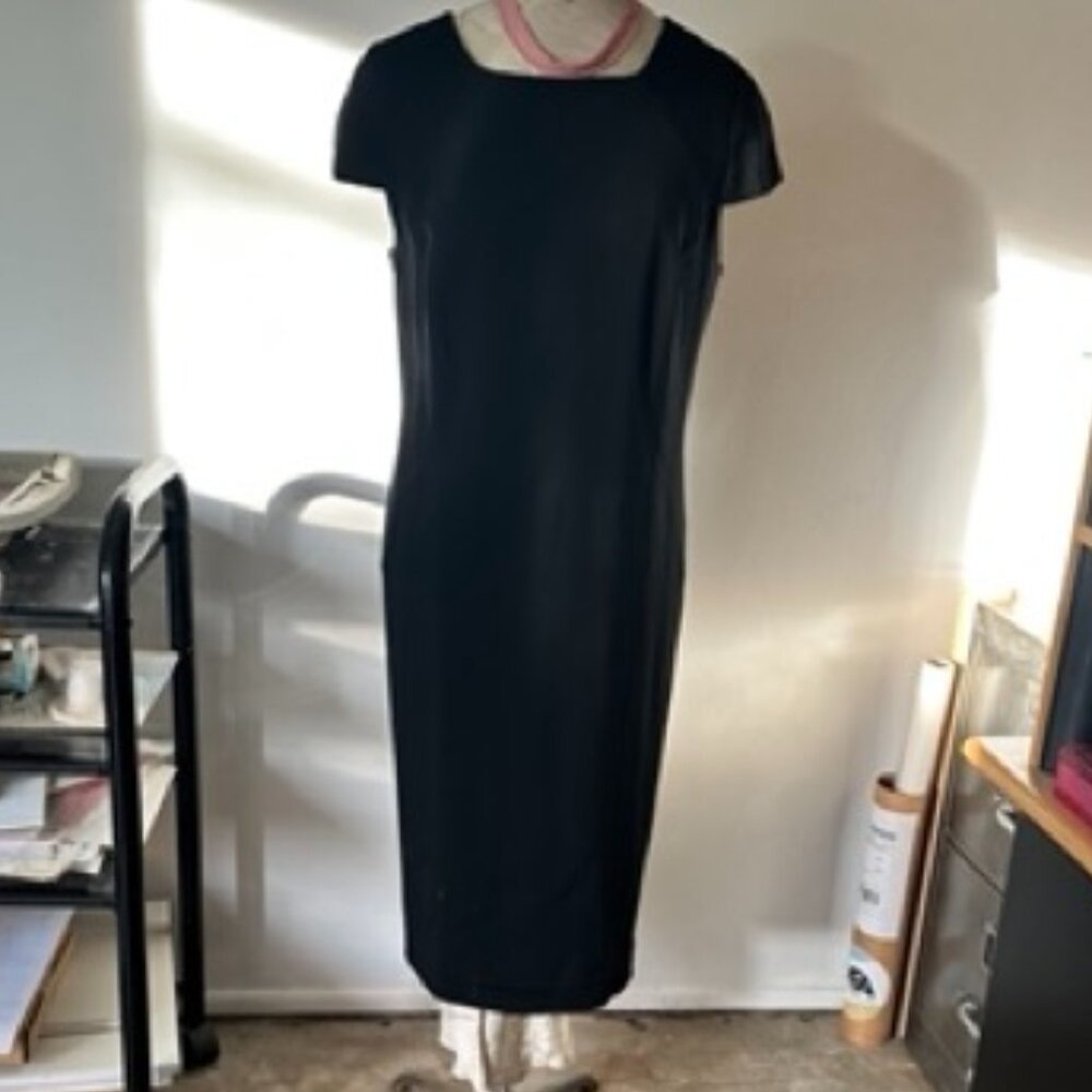 Escada -sz 16 Elegant Flattering  Midi